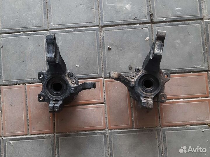 Поворотный кулак ступица Opel Vectra B