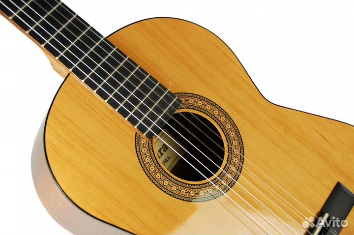 Испанская классическая гитара Admira Paloma