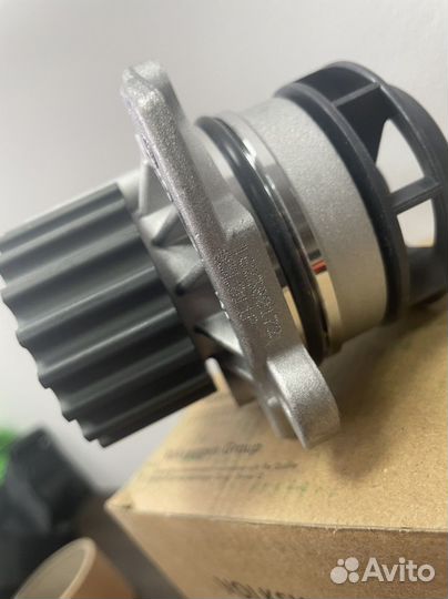 Водяной насос помпа дизель VAG