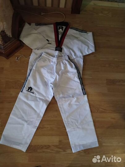 Кимоно добок для тхеквондо