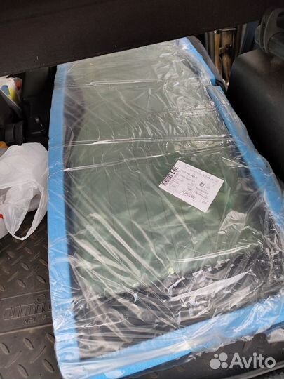 Skoda Yeti стекло задней двери