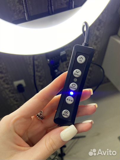 Кольцевая лампа 33 RGB со штативом