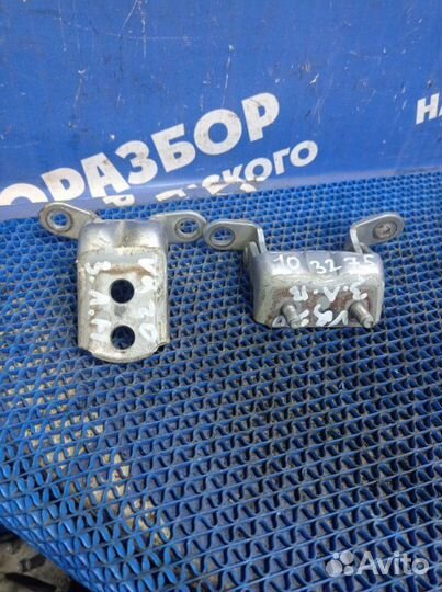 Петля двери Nissan Cefiro A33 седан VQ20 2000