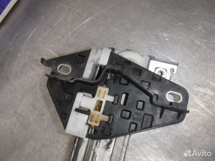 Стеклоподъемник задний правый Honda Civic 4D R18A2