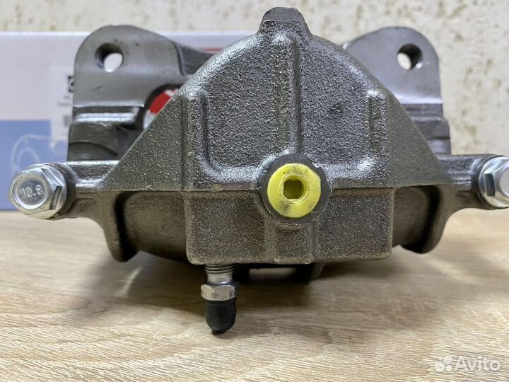 Суппорт левый на Газель