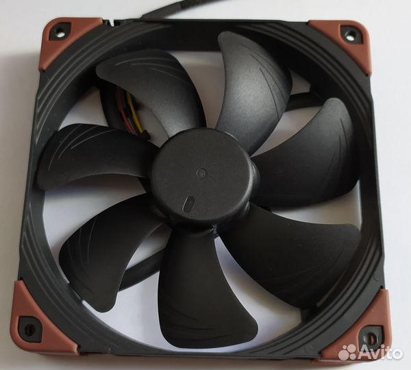 Noctua NF-A14 industrialPPC-2000