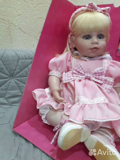 Кукла Адора