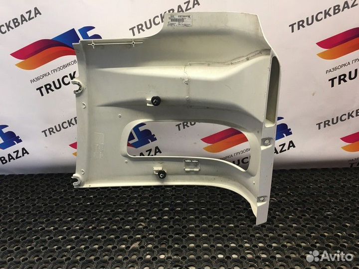 Облицовка фары правой