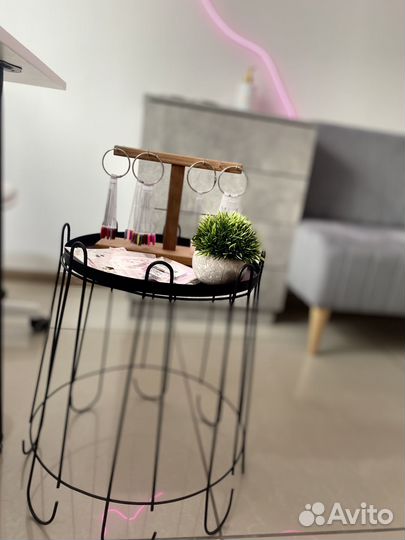 Столик для студии