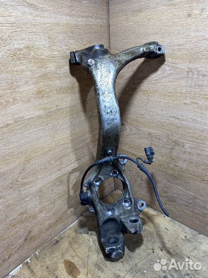 Поворотный кулак правый Audi A4 B7 X128