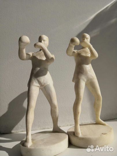 Продам статуэтки из колкого пластика. Боксер. фхи