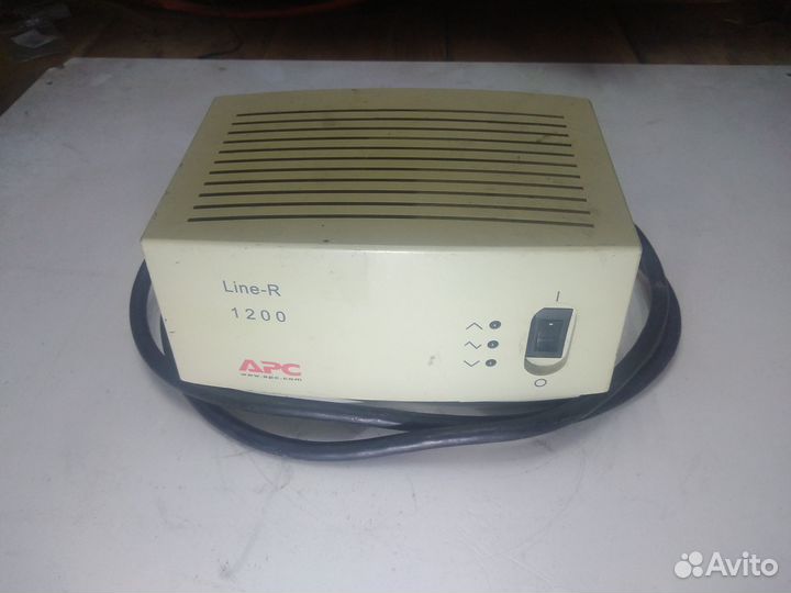 Стабилизатор напряжения APC Line-R 1200VA