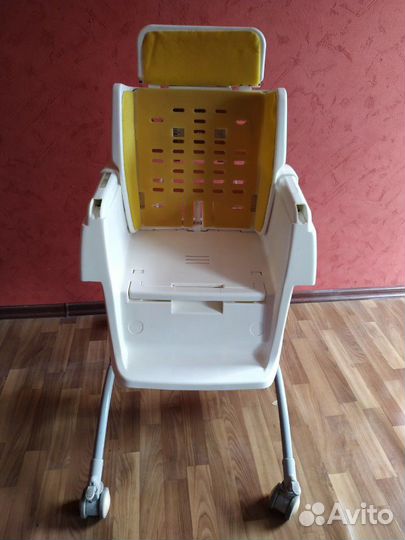 Детский стульчик для кормления