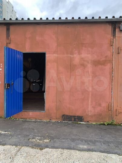 Гараж, > 30 м²