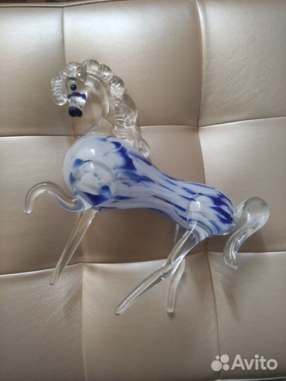 Статуэтка лошадь. Стекло