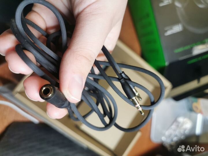 Проводные наушники с микрофоном