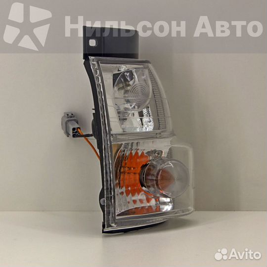 Габарит nissan atlas F23 1992-2007 г, белый (хруст