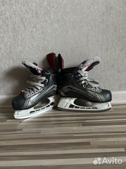Коньки хоккейные
