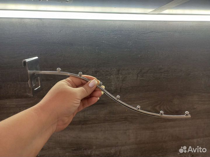 Крючок для витрины