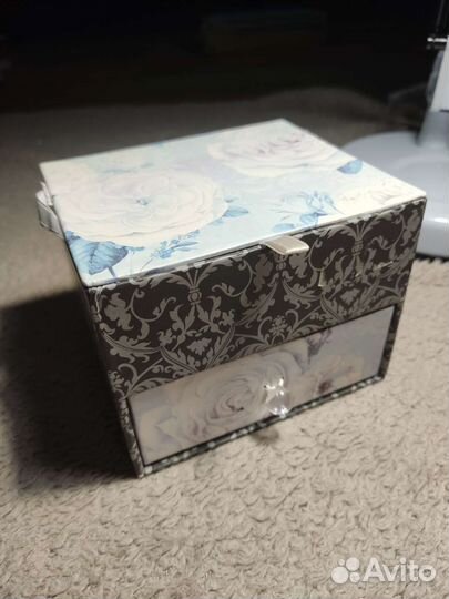 Шкатулка для украшений