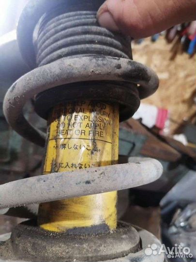 Задние стойки, амортизаторы Bilstein Subaru