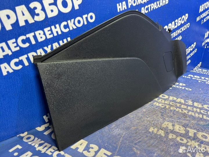 Боковая накладка центральной консоли Ford Focus 3