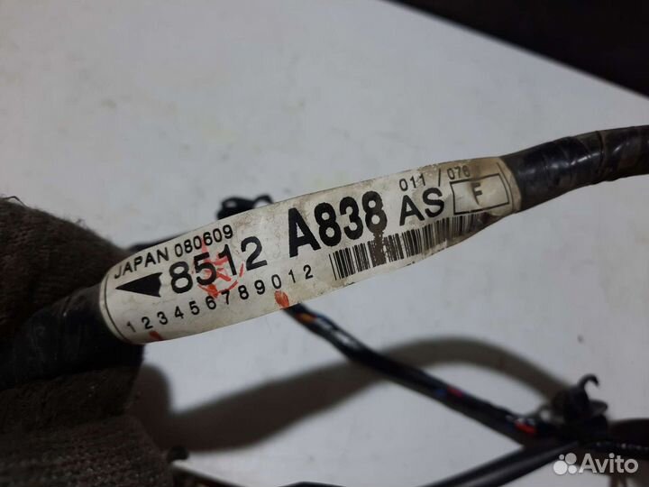 Проводка передней R двери Mitsubishi Pajero 4