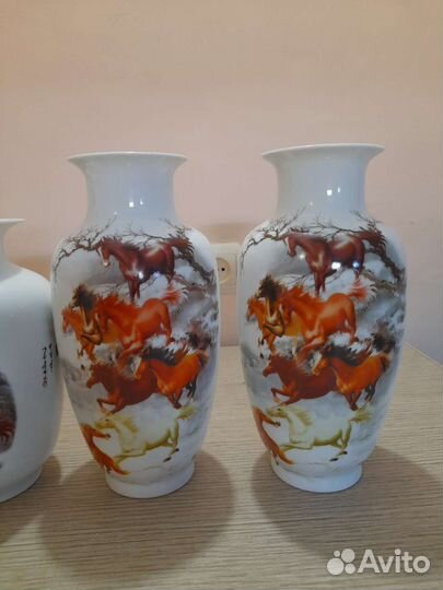 Вазы фарфор 23 и 27см, Китай с печатью