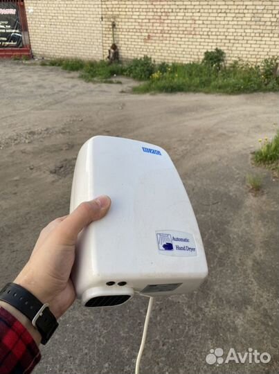 Электросушилка для рук BXG-120