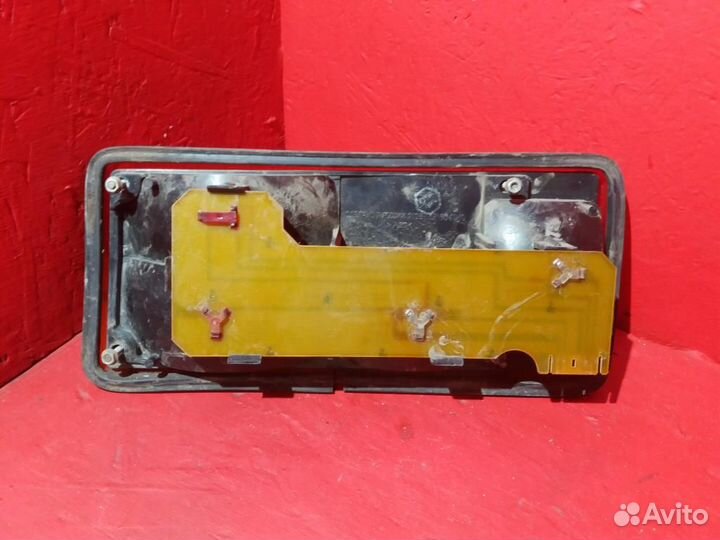 Фонарь задний правый ваз 2105 дефект