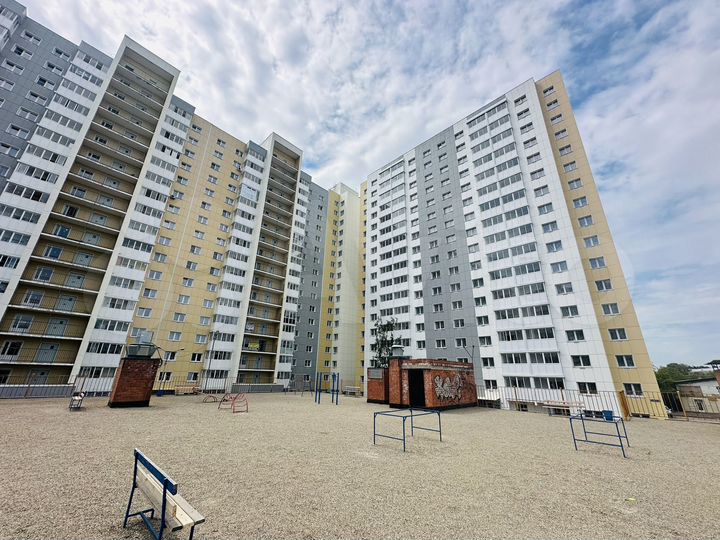 2-к. квартира, 65 м², 6/17 эт.