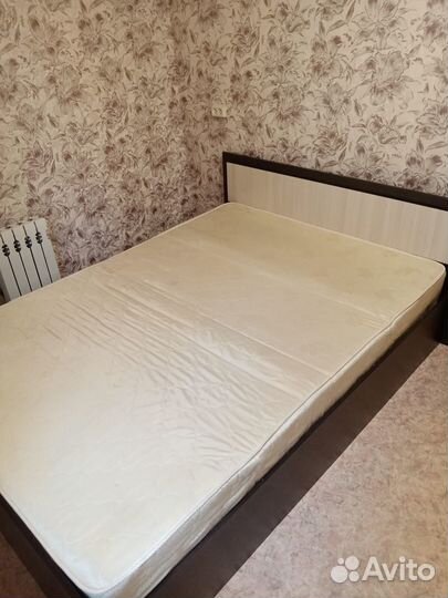 Продам двухспальную кровать