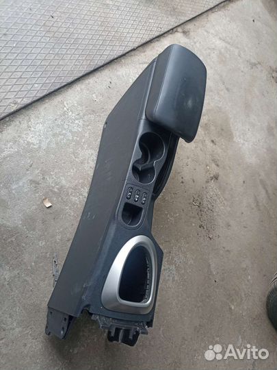 Подлокотник Nissan Qashqai J10 2006-2013г