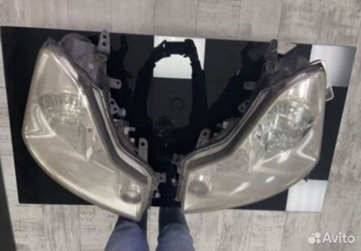 Фары на nissan fuga/ infiniti m 35 ксенон