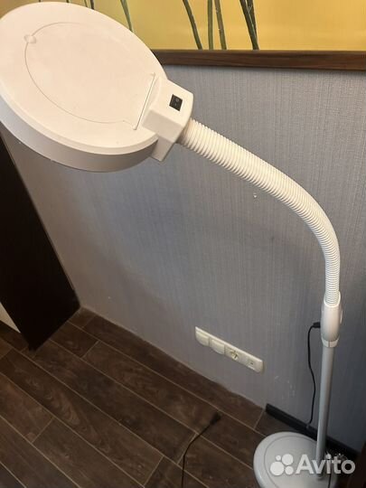 Лампа лупа напольная