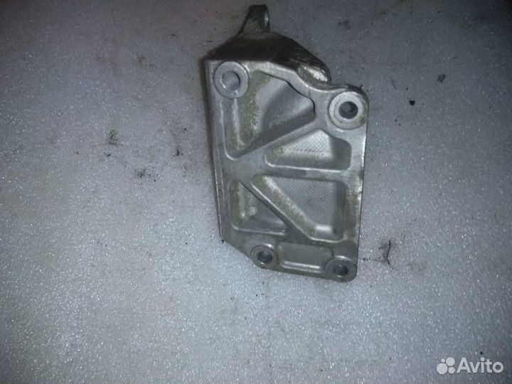 Кронштейн двс Infiniti FX35 4WD vq35de