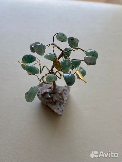 Дерево с натуральными камнями авантюрин