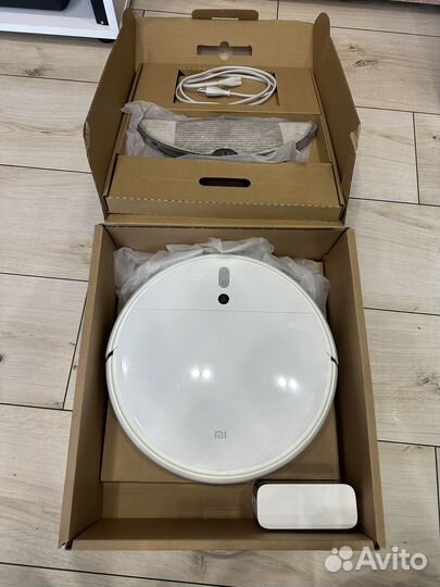 Робот пылесос Mi robot Vacuum-Mop