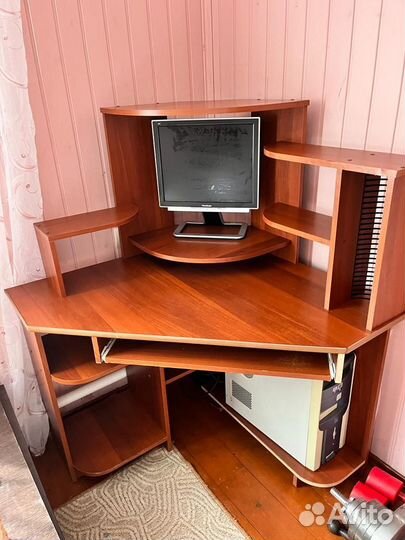 Компьютерный стол