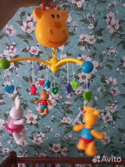 Игрушки на кроватку, мобиль