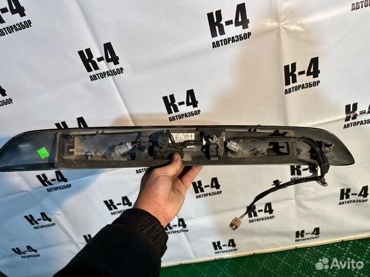 Накладка крышки багажника задняя Renault Kaptur 1