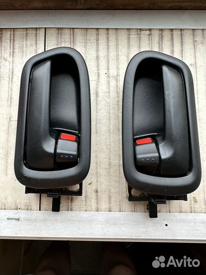 Ручки дверей внутр.прав/лев Suzuki Grand Vitara