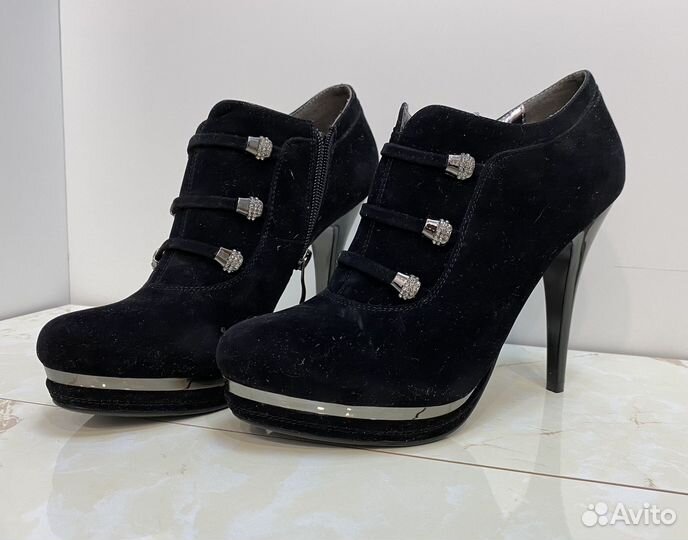 Ботинки женские размер 39 (на 38 полный)