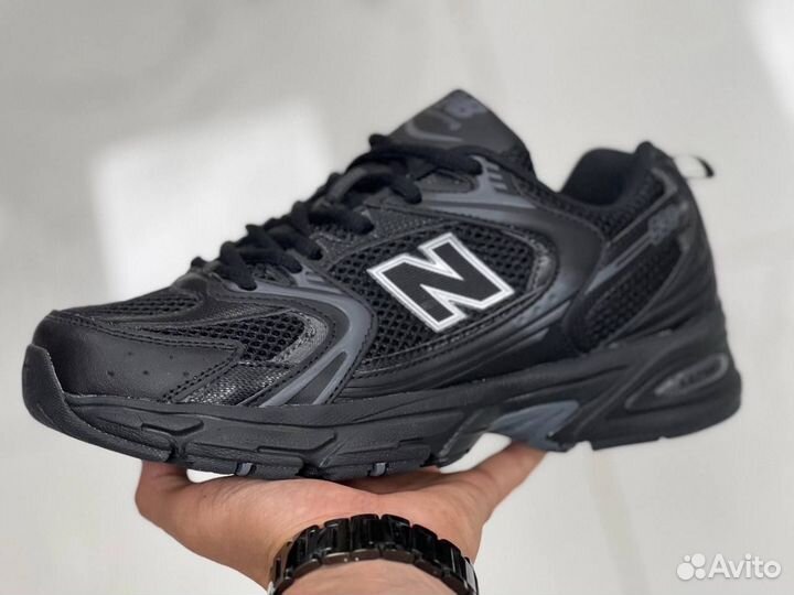 Кроссовки asics