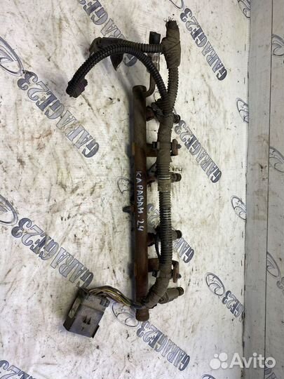 Топливная рампа Dodge Caravan 2.4