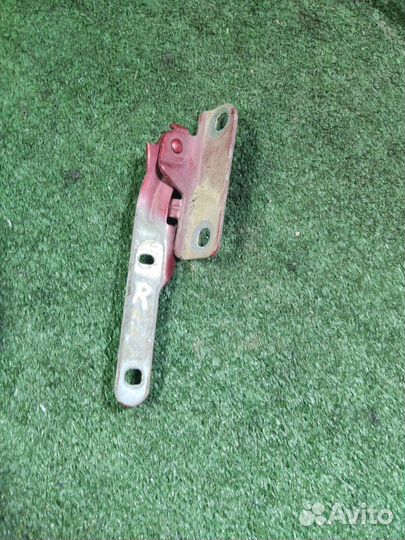 Петля капота правая LADA Largus Cross