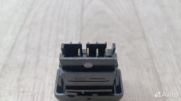 Кнопка обогрева заднего стекла Renault Logan 1