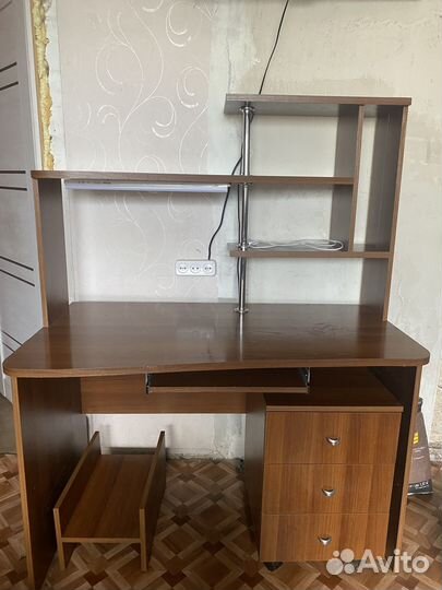 Компьютерный стол