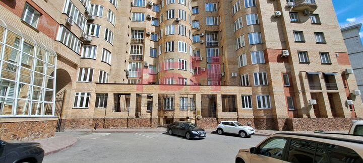 3-к. квартира, 136,4 м², 1/10 эт.
