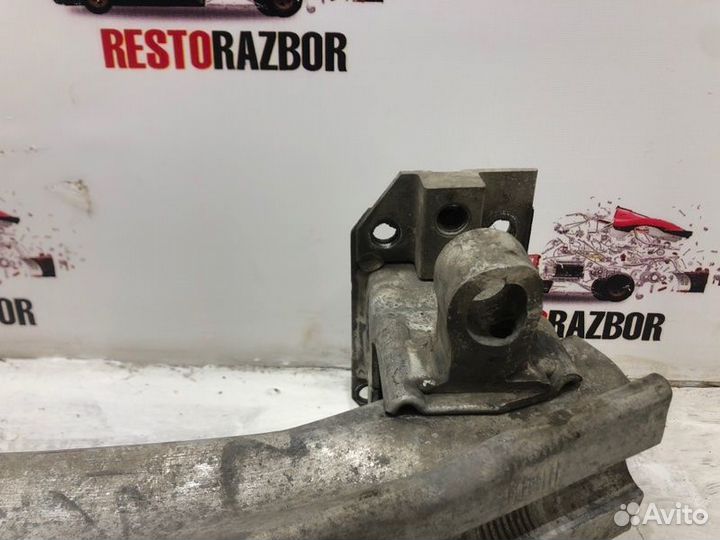 Усилитель бампера Audi A8 седан BFM 2006